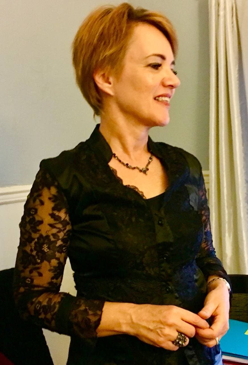 Marie, 56, Mother, Grandmother from the USA. She want to become famous. Comment her for her hubby