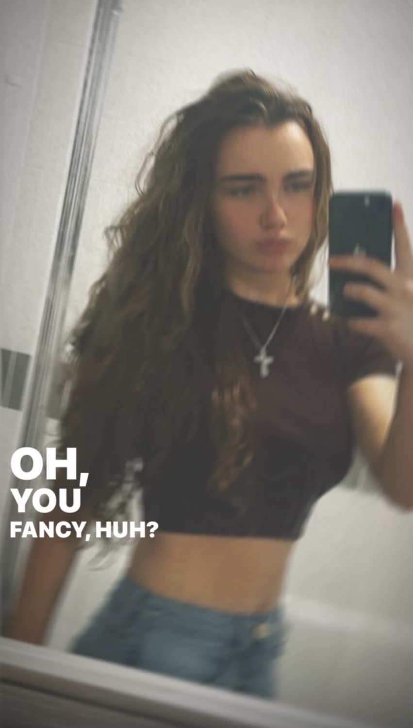 I need advice please ? rate my gf dm me