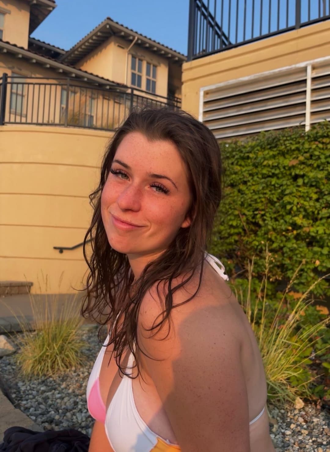 Click to view full size Which sister is hotter Skylar and Alexis