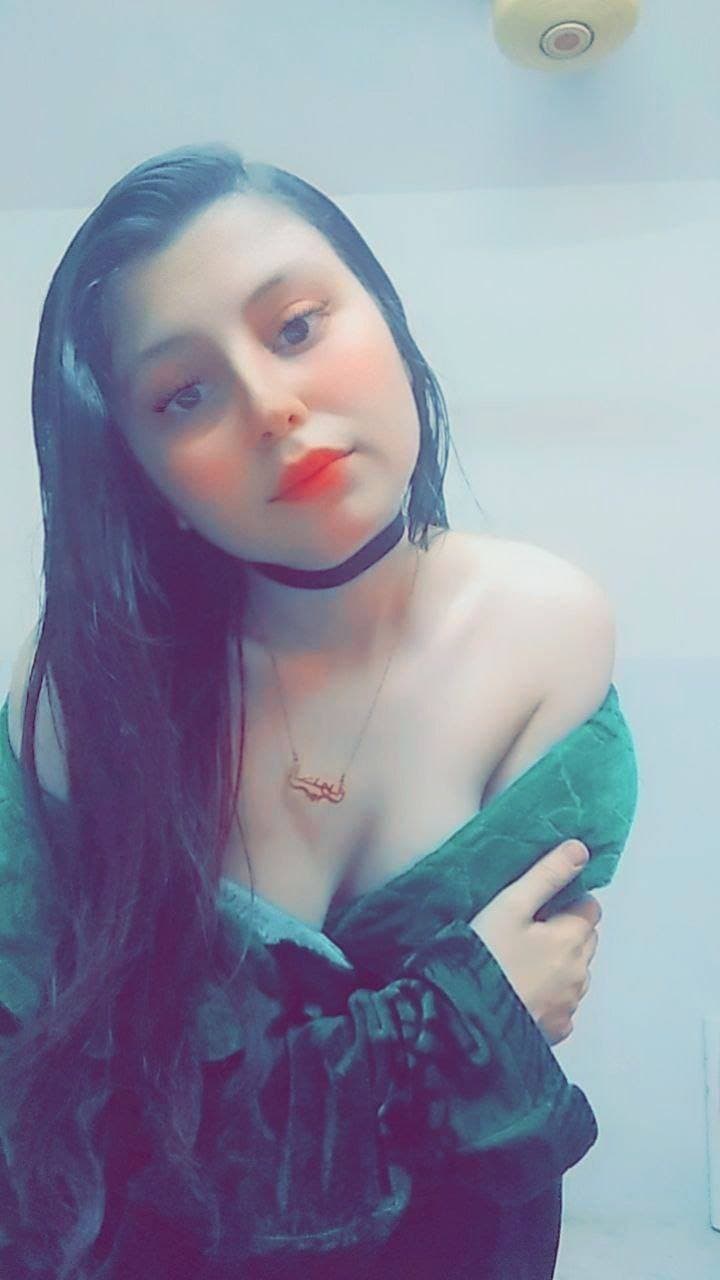 Arab girl with beautiful hijab and appetizing body???