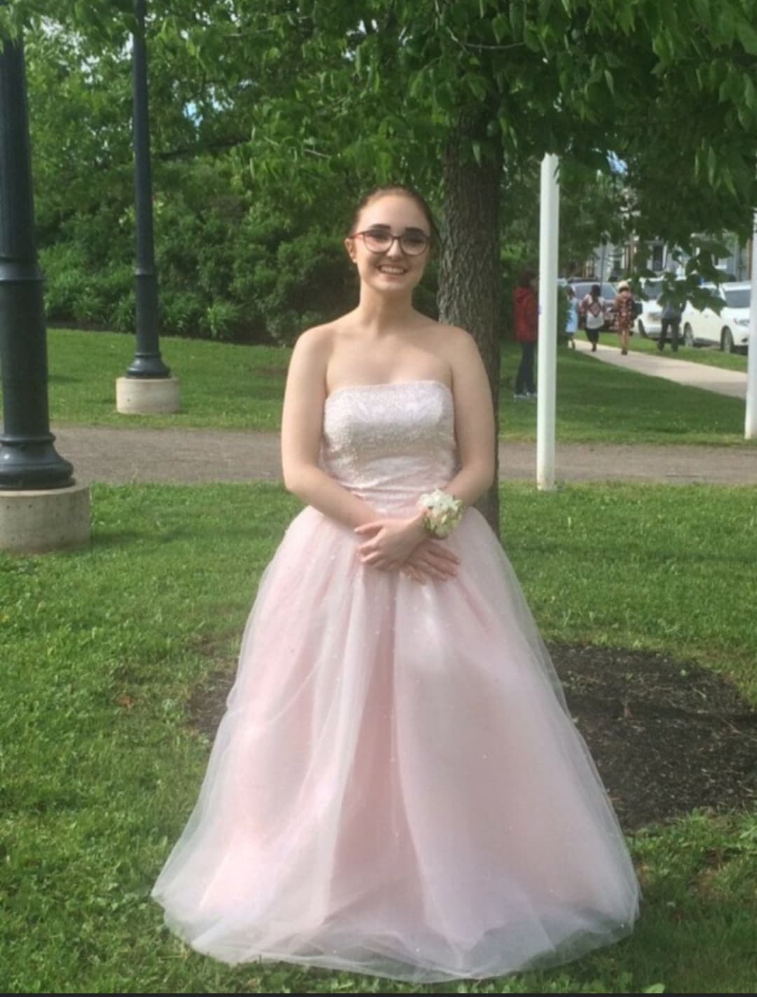 Lonely single girl will rate your cock/wife/gf