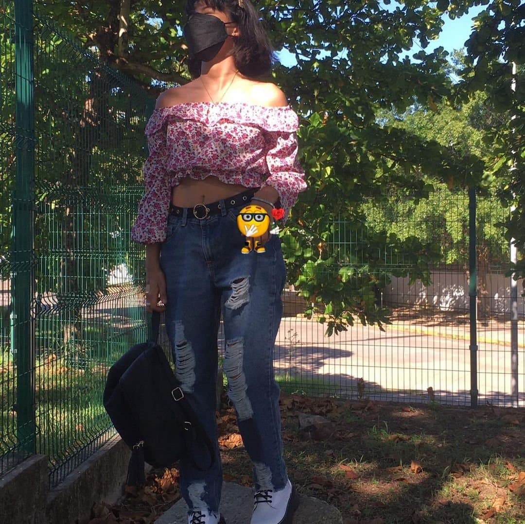 Anyi Gutierrez Niña deliciosa dediquenle pajas con lechita rico