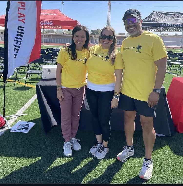 Bimbo Real estate agent is a cheater, SHARE SHARE SHARE