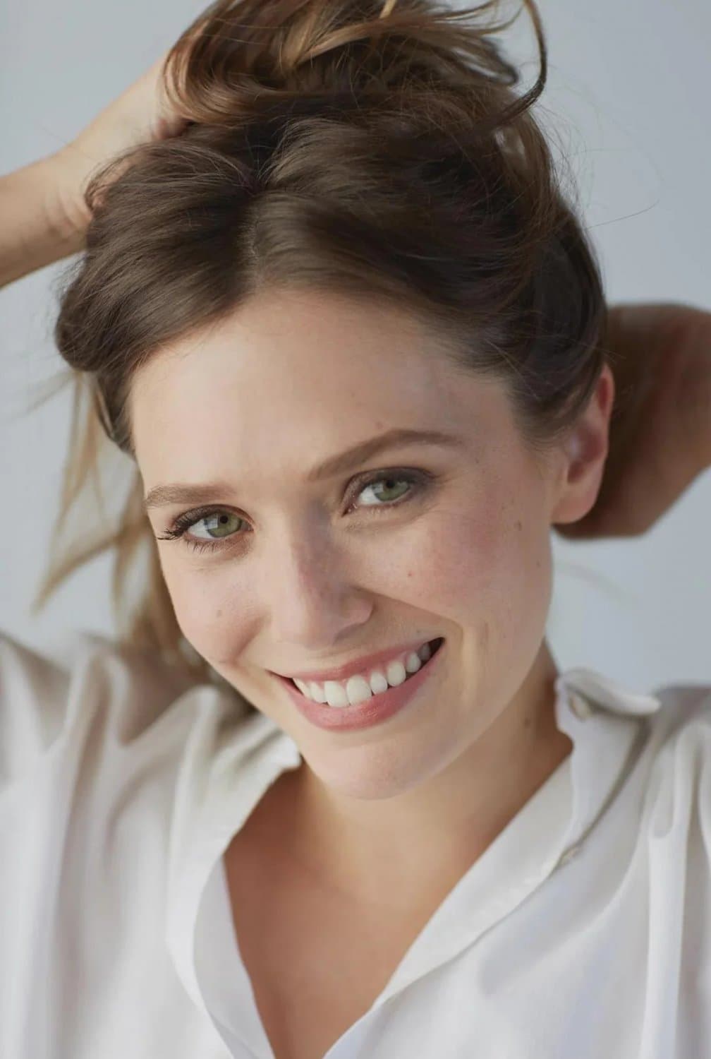 Click to view full size Elizabeth Olsen cum folder