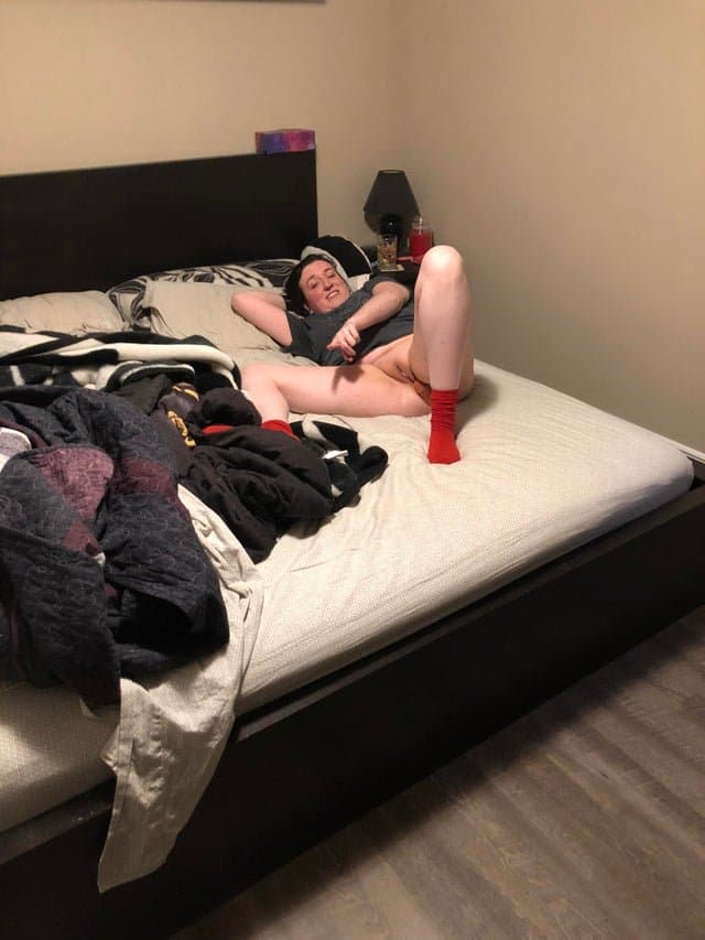 Giant buttplug milf with no shame