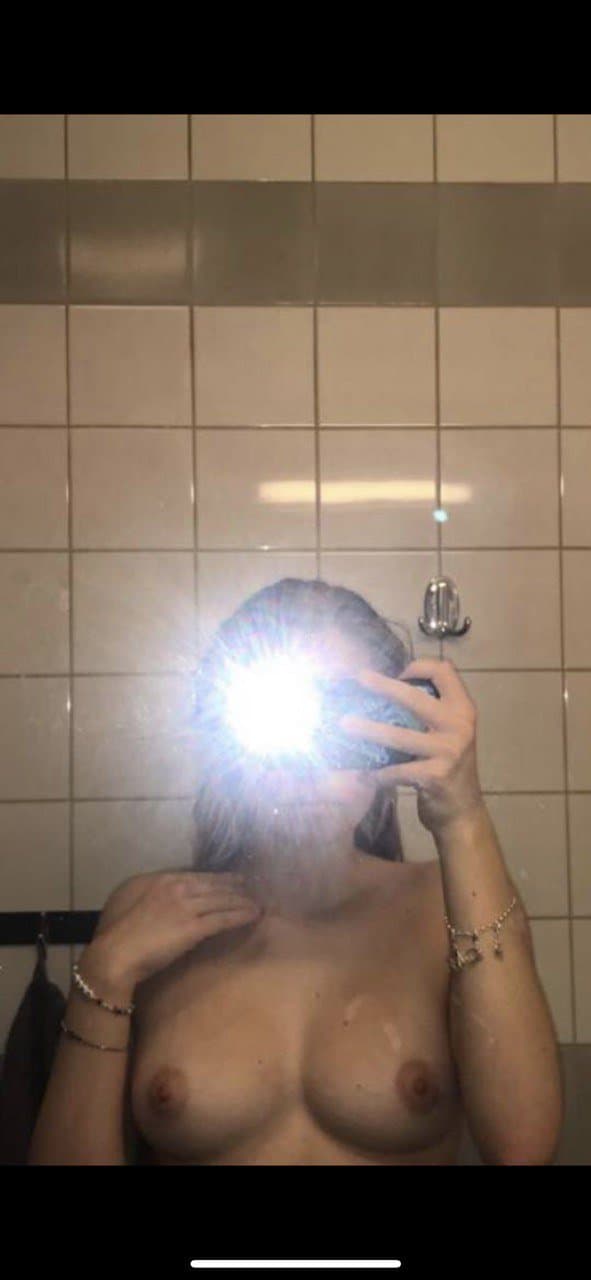 Swedish slut Linn 20yo got her nudes leaked