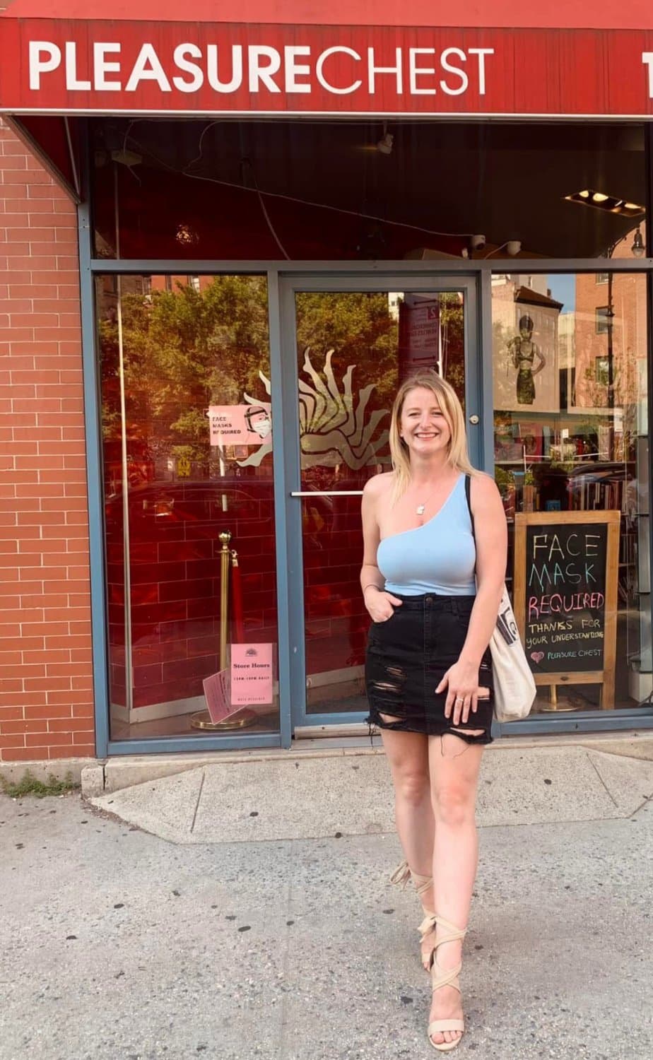 Irl PAWG got bored during covid so she turned into a whore. Heavy milk in those cowtits