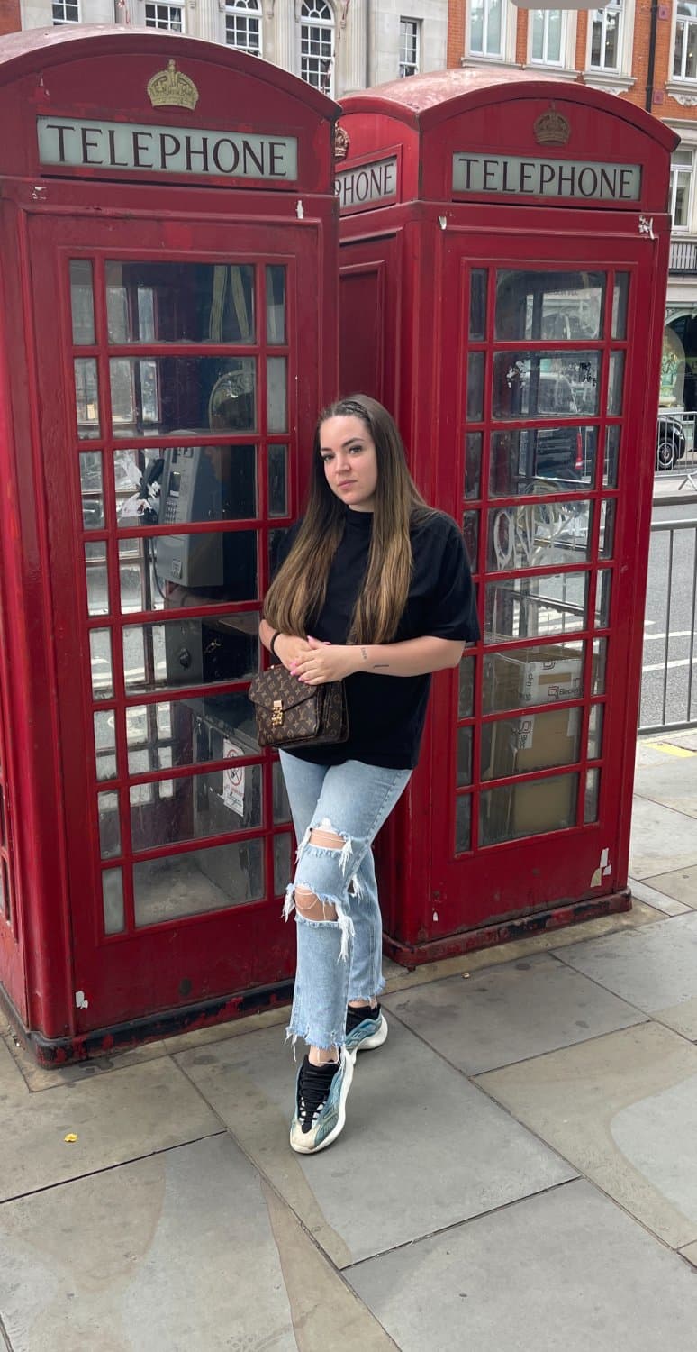 Dm if you wanna see Sophie nude and are willing to post her or wanna degrade kik: enrolz