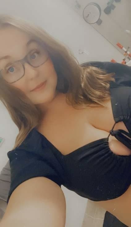 Treasure coast Florida PAWG is a total slut for everyone to see