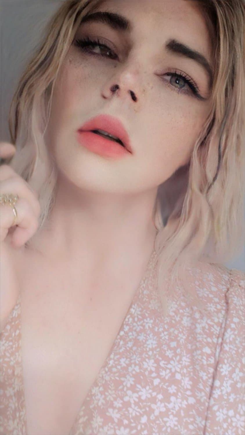 Robin Mathieu sucking a strangers dick as a sissy