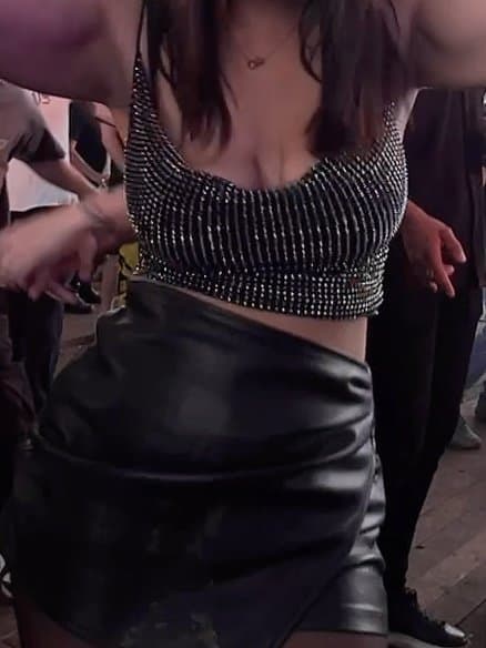 Bouncy boobs at festival (nipslip?)