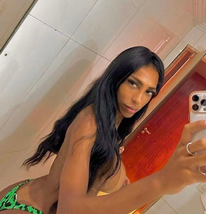 Huge Cock Shemale Ebony