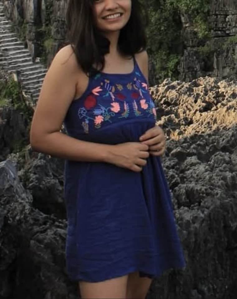 Internet minx Jenny shows her tits