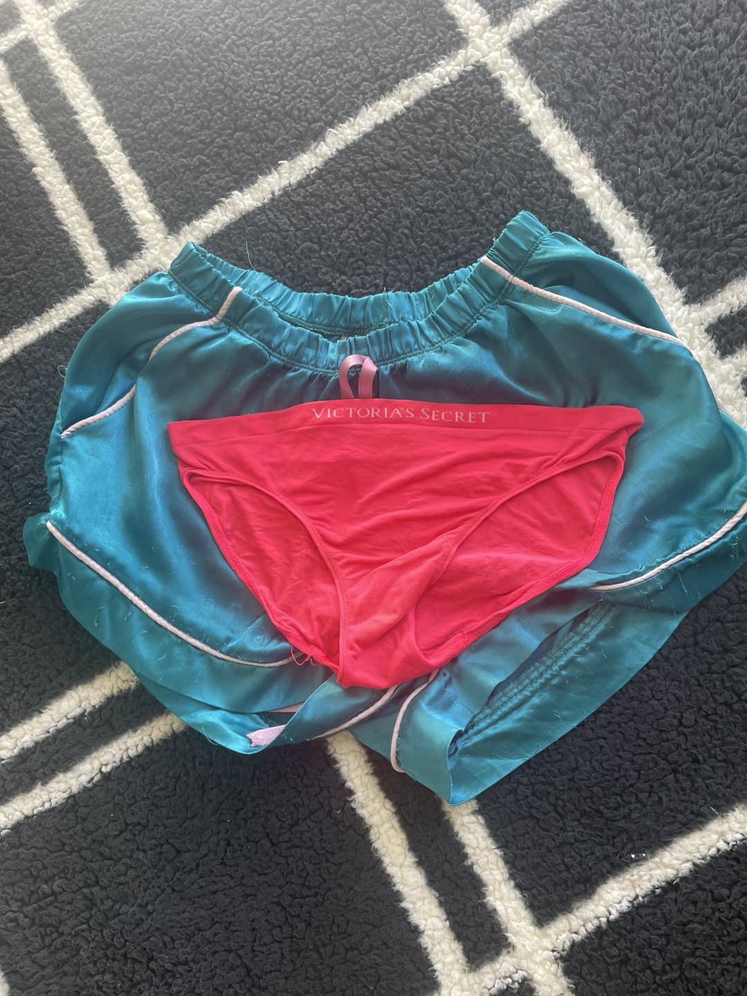 Spying my Latina aunt through the vent