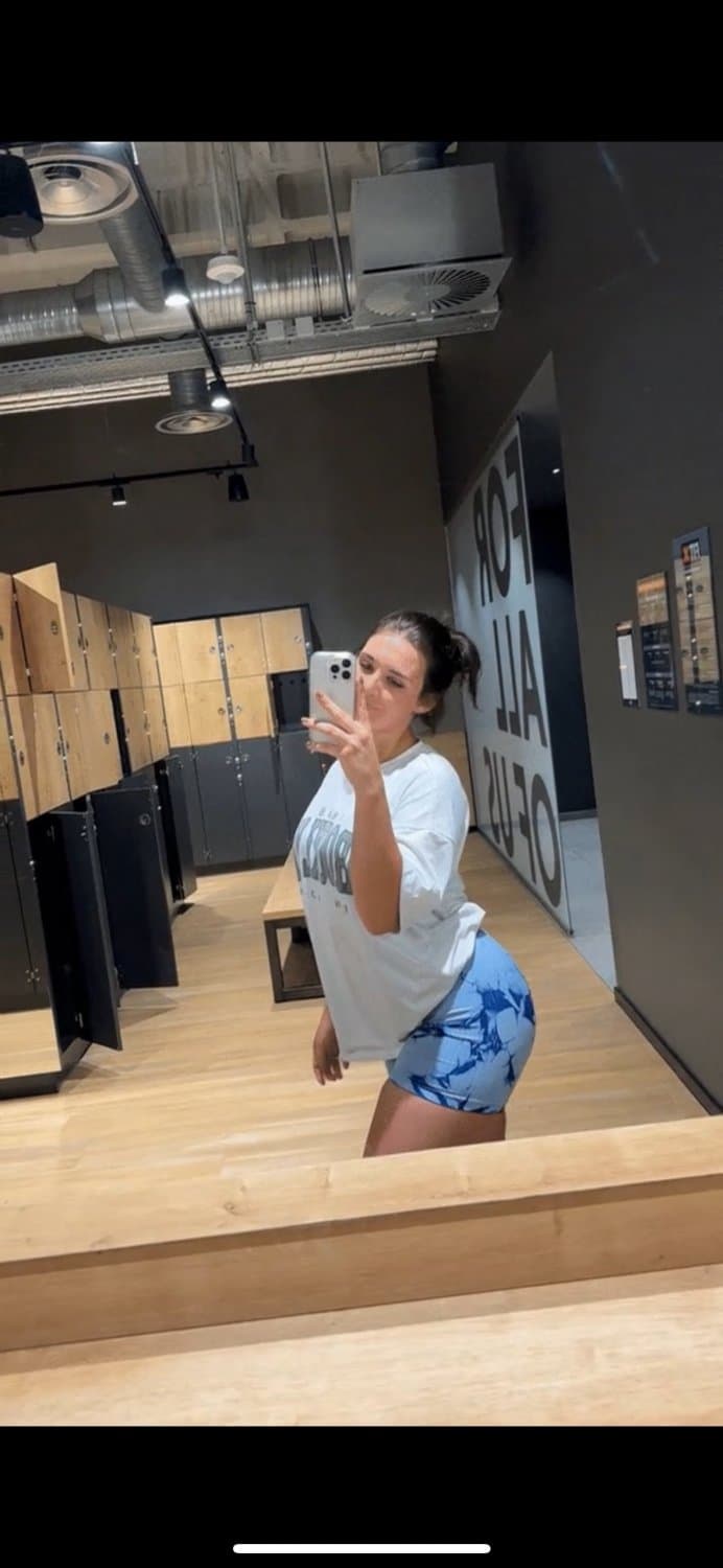 Thick PAWG Gym Slut Has A Great Big Ass