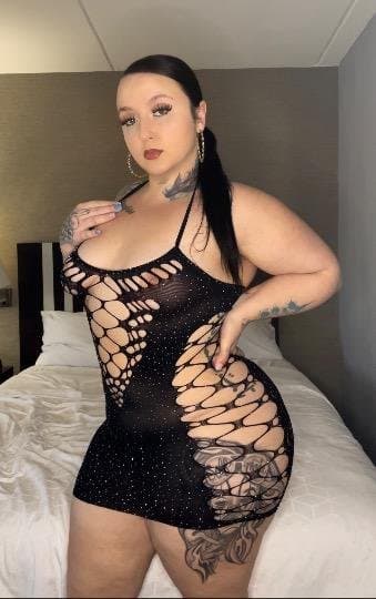 Sexy White Escort Bust That I have fuck this month