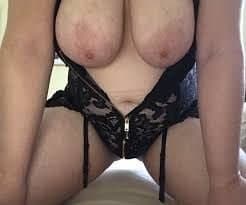 Big titty milf like showing her body of