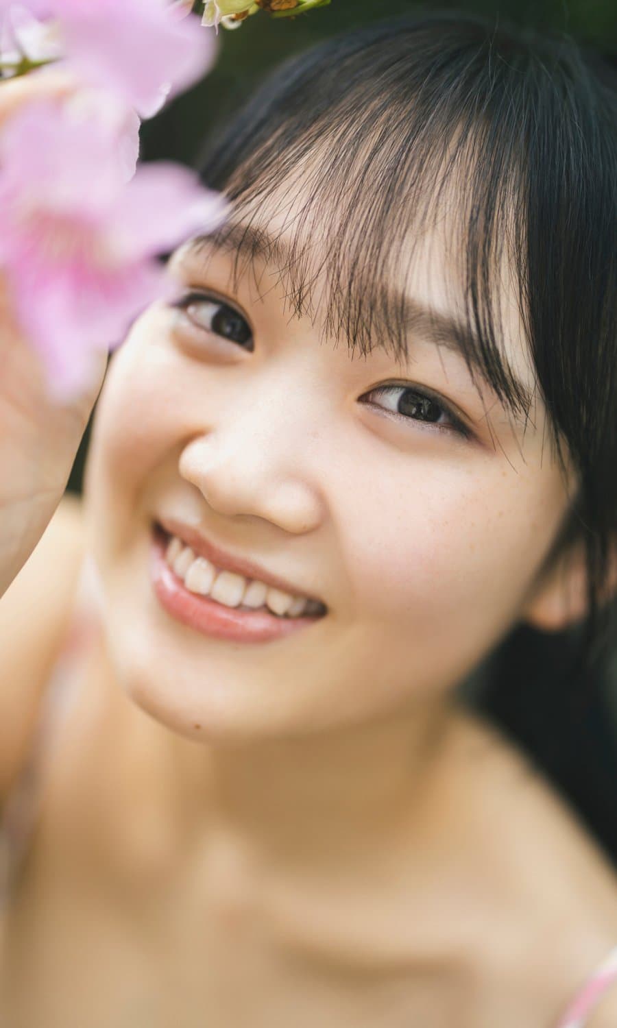 Big-breasted Riho O in a Bikini