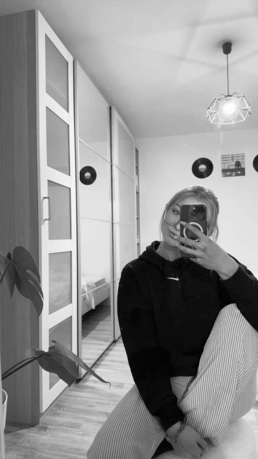 Skinny française exposé