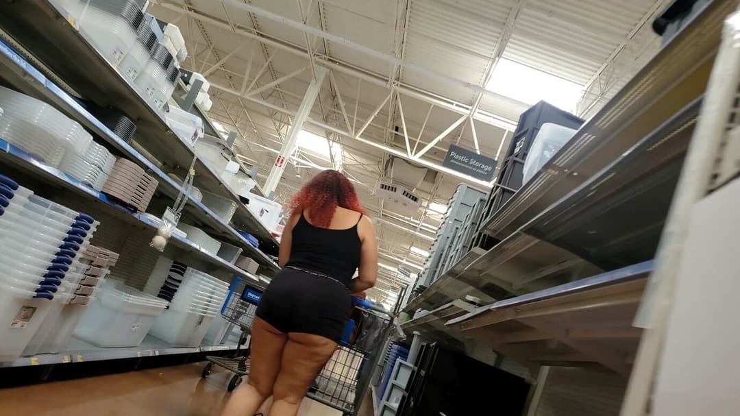 Chunky Butt Latina In Walmart