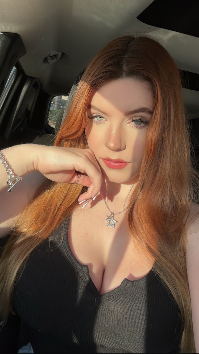 Click to view full size Sexy/Hot Women