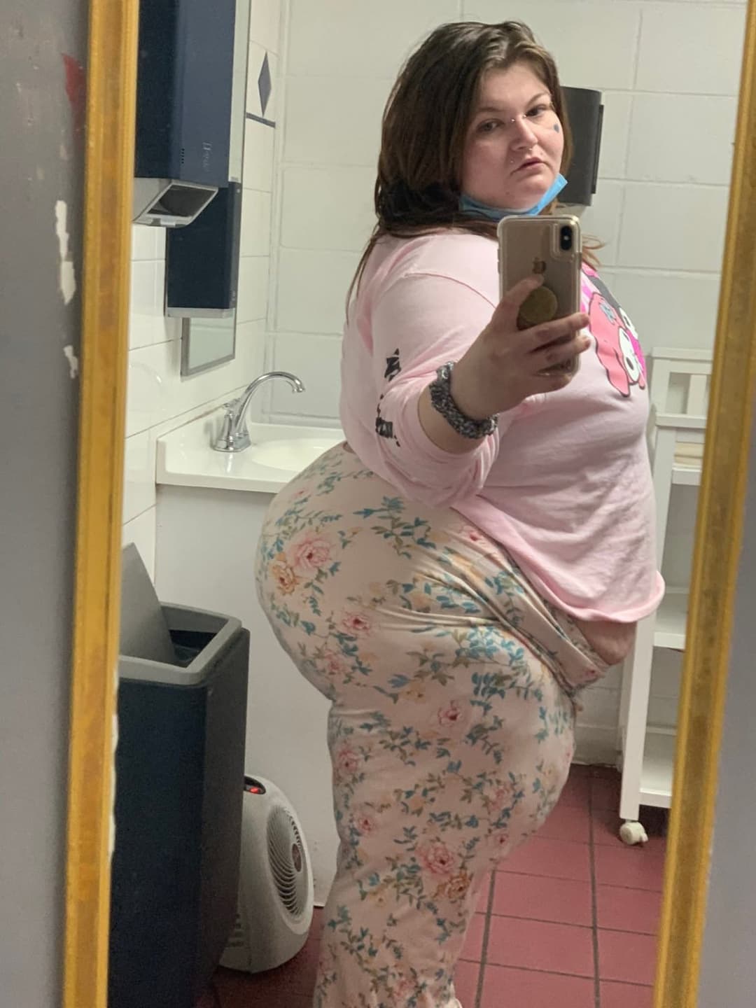 MASSIVE HUGE PAWG SSBBW BBW HUGE THICK BIG ASS GOONER MATERIAL