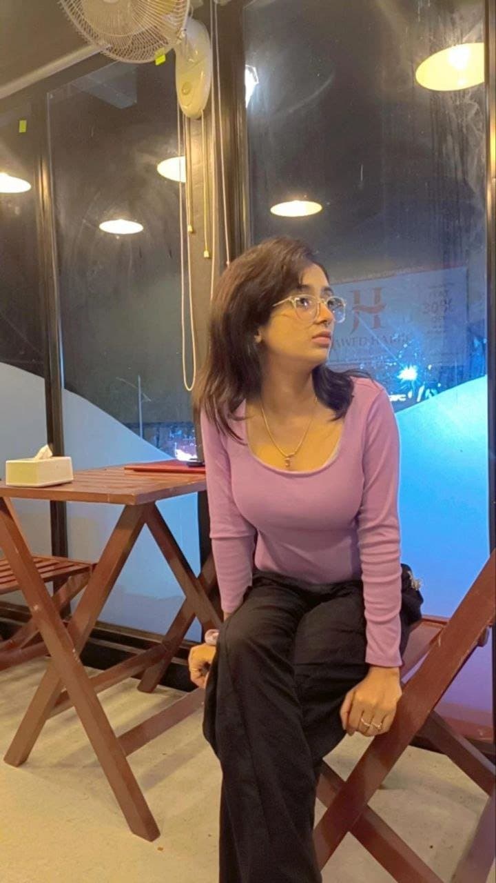 Desi Indian Horny Beautiful Club Girl With Different Guys Full Nude & Sucking Dick Blowjob