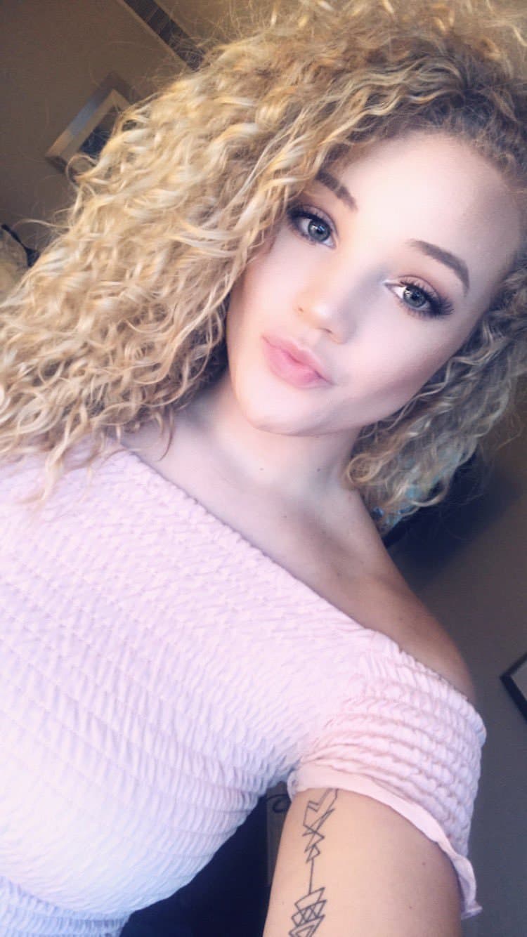 Thick Lightskin Desirea