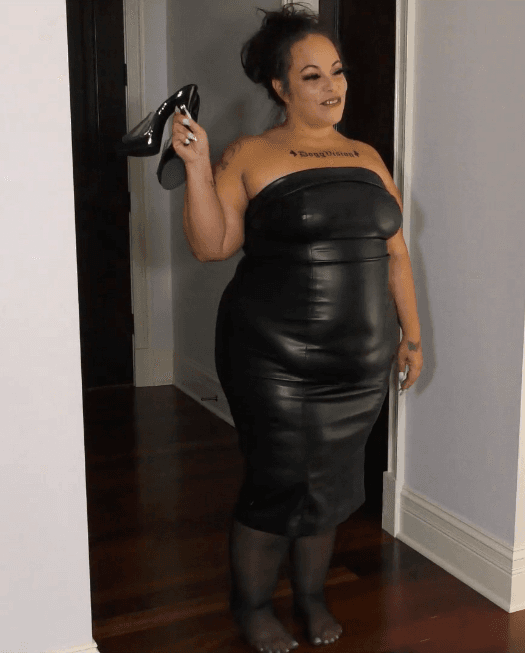 Click to view full size big girl left the club for some dick (short clip)