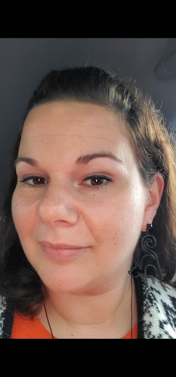 Trade stories if you know her? Initials?