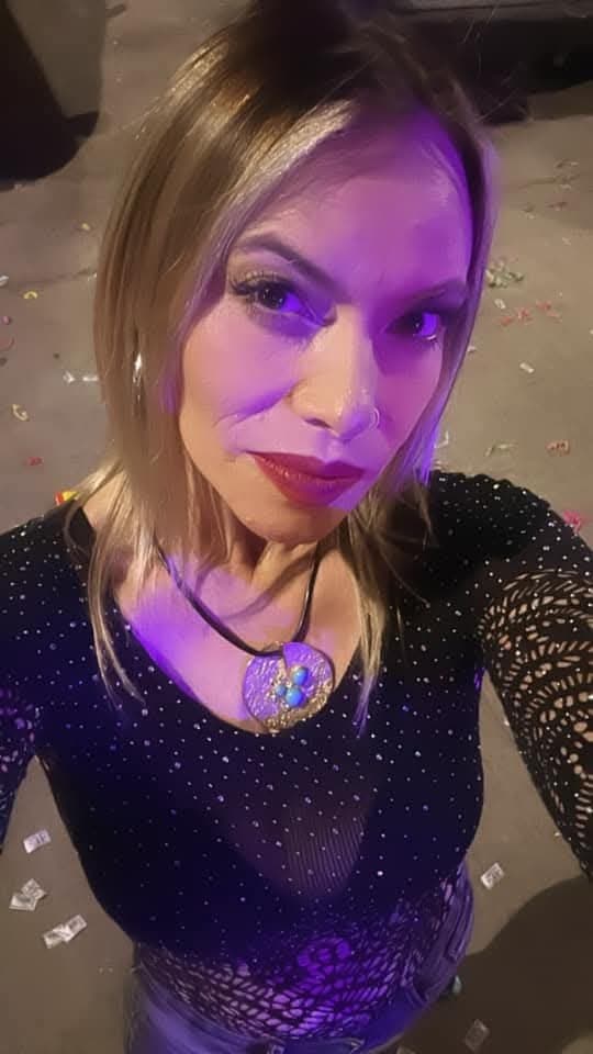 Haberme cogido a la mamá y unos años mas tarde a su hija fue excitante, las dos la chupan delicioso