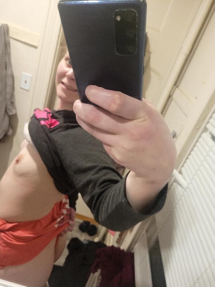 Cashapp Gloryhole Slut Hannah, Call or text her for phone sex.