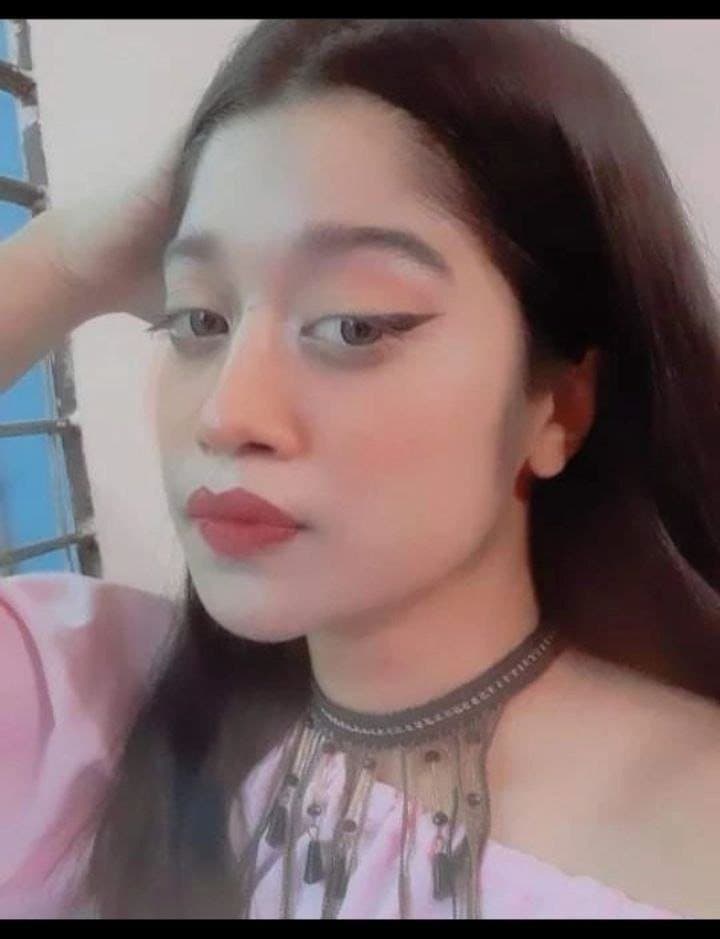 Desi Bangladeshi Cute GF Showing Rubbing Pussy