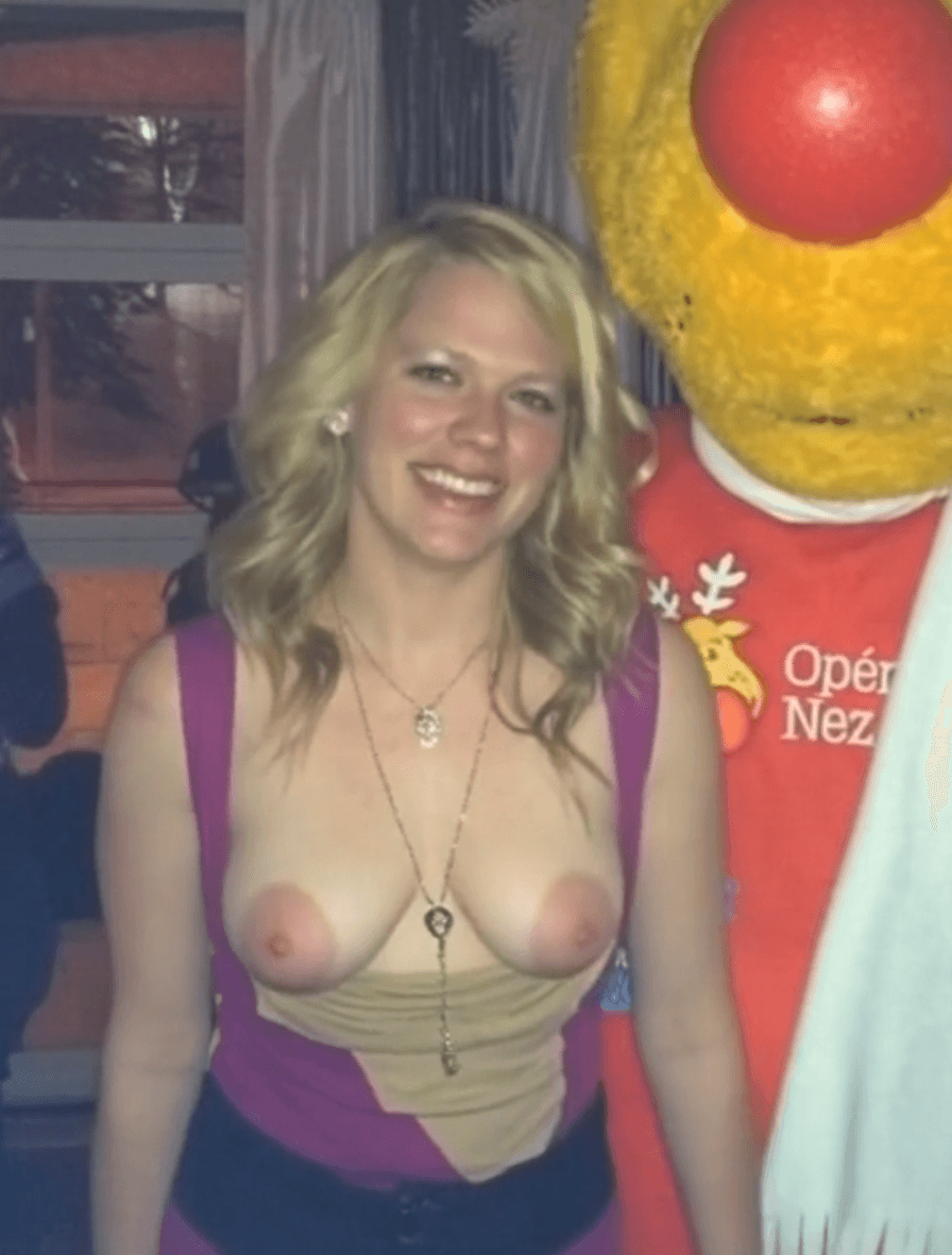 Flash in a public bar with Nez-Rouge Mascot in QC. then grope by a stranger!