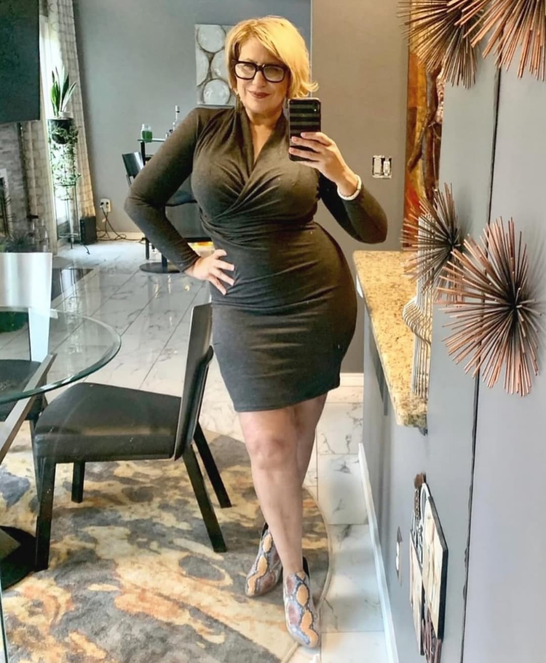 Thick Gilf flight attendant 2