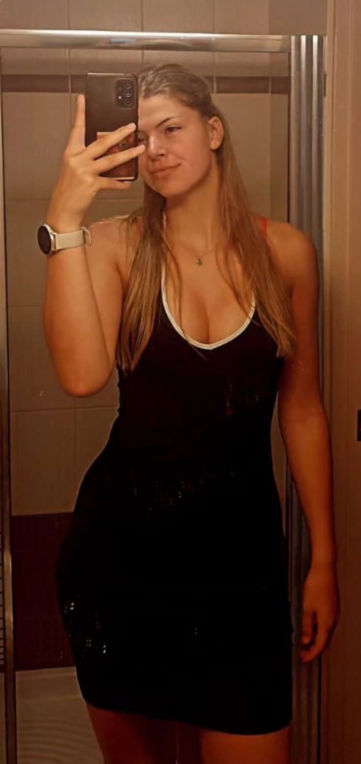 Goddess Megan, 19 - submission