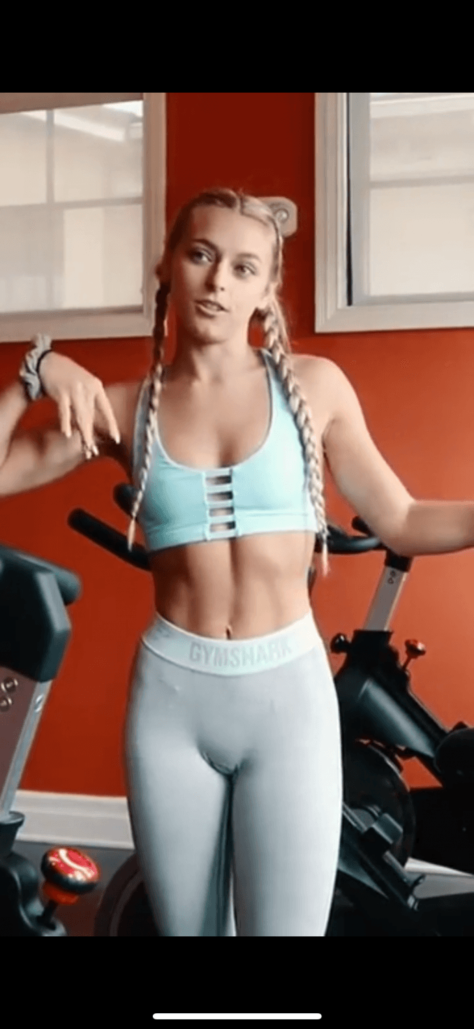 Hot blonde pussy print cameltoe ???