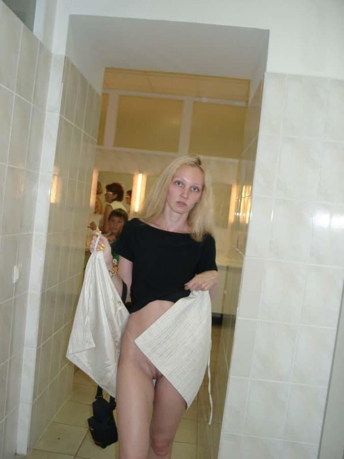 Bottomless Girls In Public 8