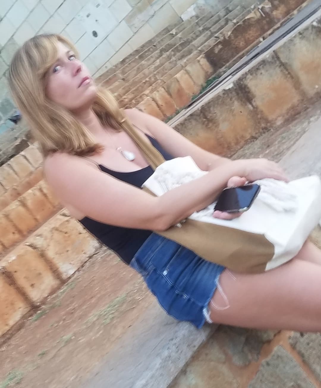 blondie in short (nice legs)