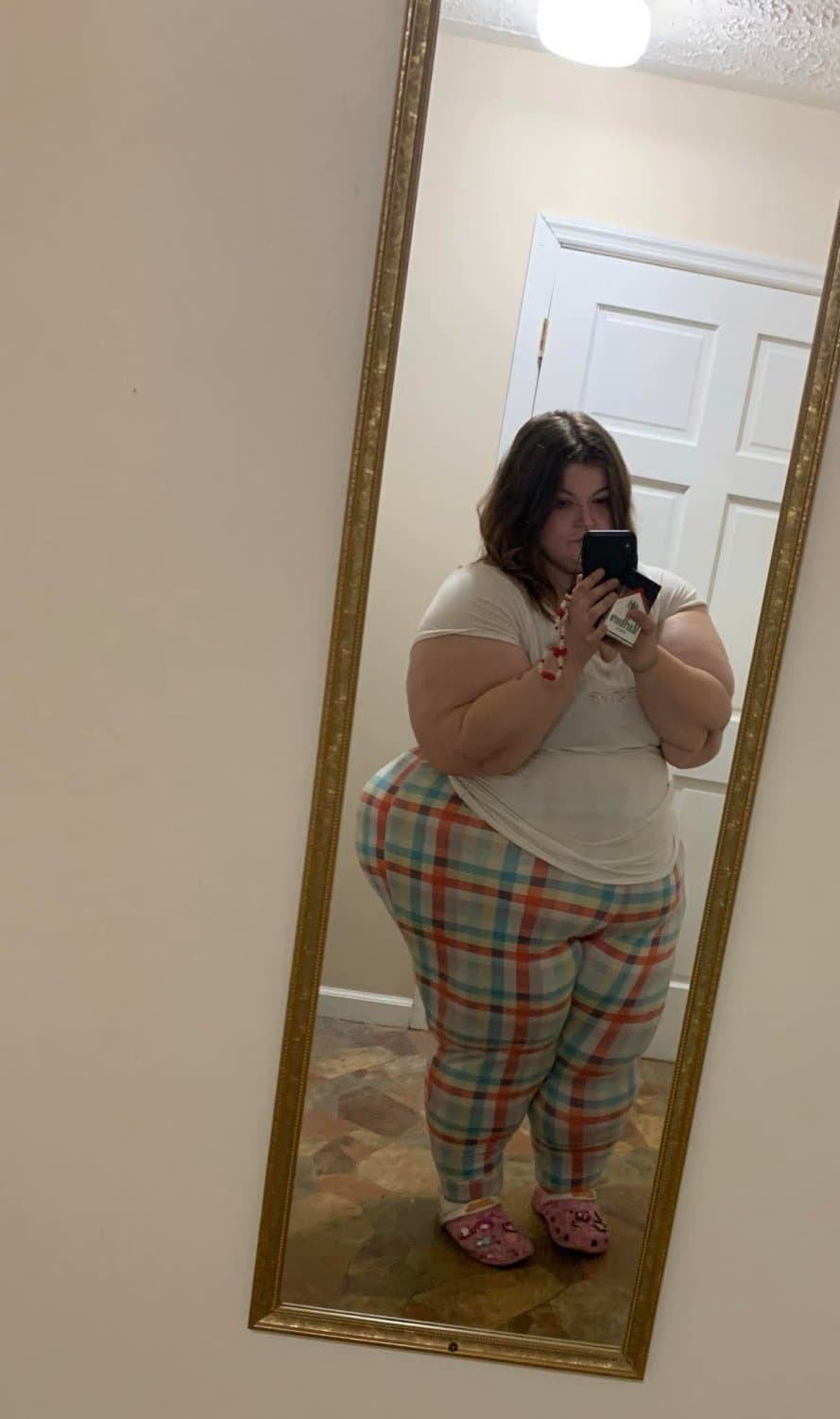 MASSIVE HUGE PAWG SSBBW BBW HUGE THICK BIG ASS GOONER MATERIAL