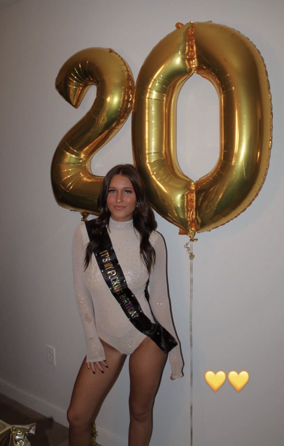 Smoking hot sorority bimbo babe is STACKED