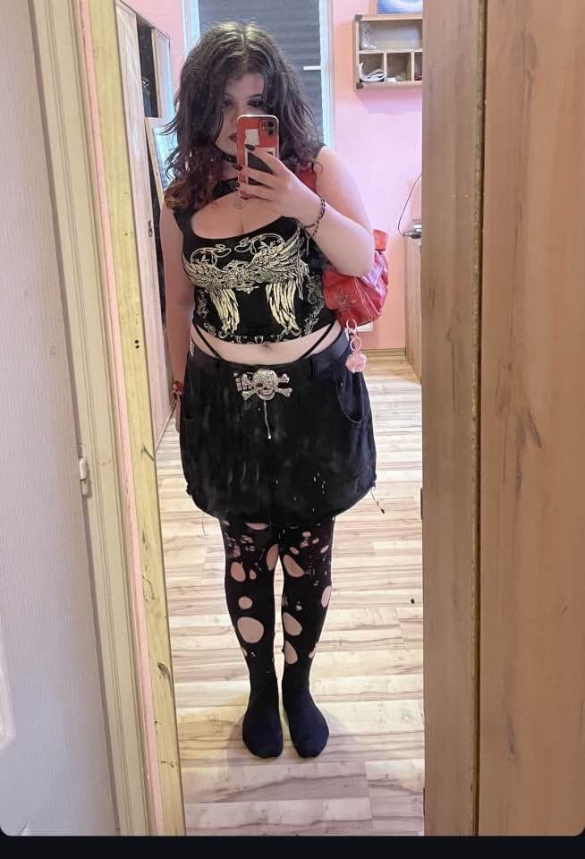 Stupid Hungarian webslut Emma kiss