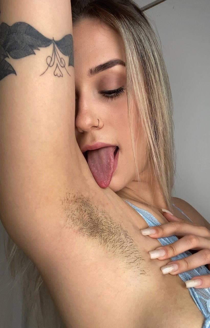 Louise Armpit Queen Stubble