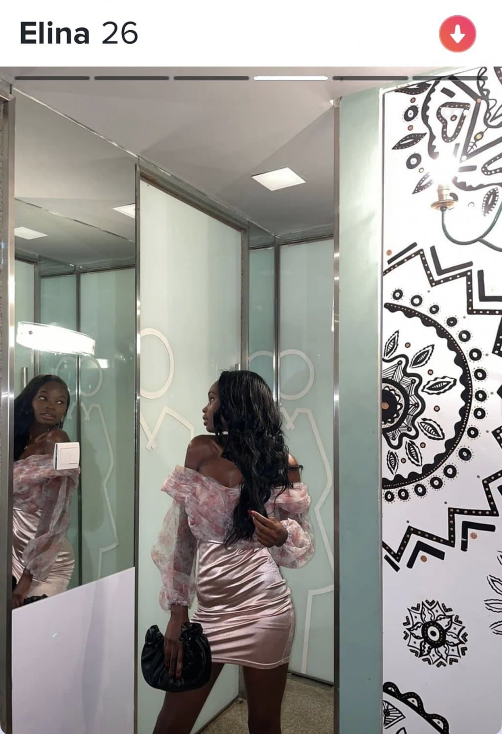 Elina me dá uma vibe de uma gaja d Russia