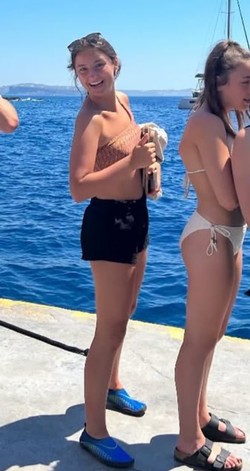 Exposing his cousin makes their bond stronger ?