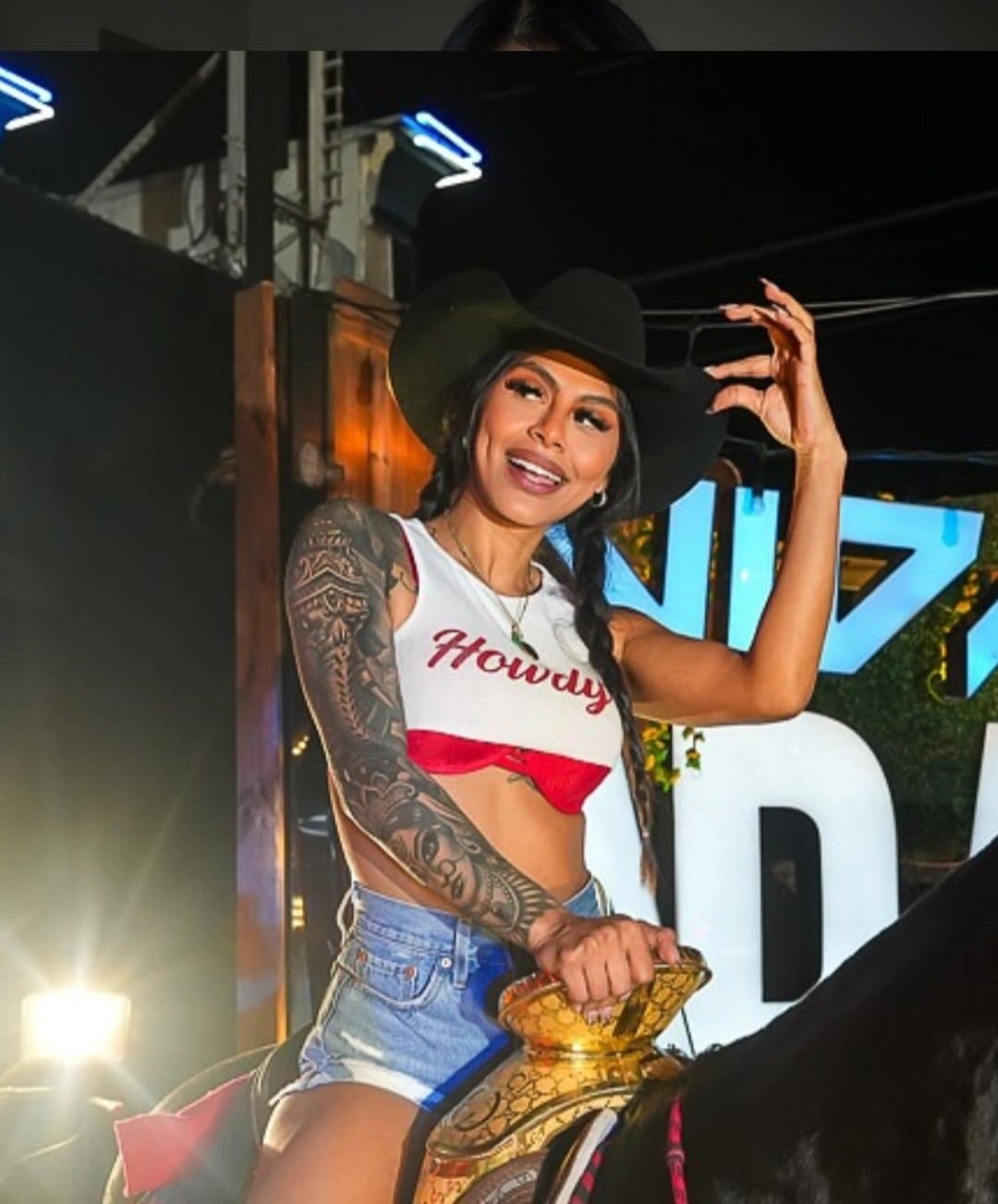 Sexy Latina MILF, Pregnant, Feet, Fit, Comments Welcomed.