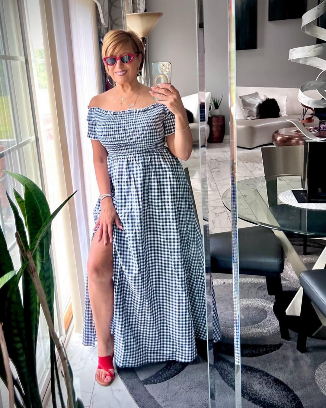 Thick Gilf flight attendant 2