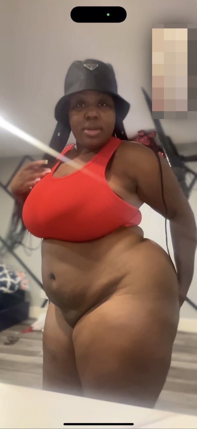 Thick Ebony BBW twerking on FaceTime