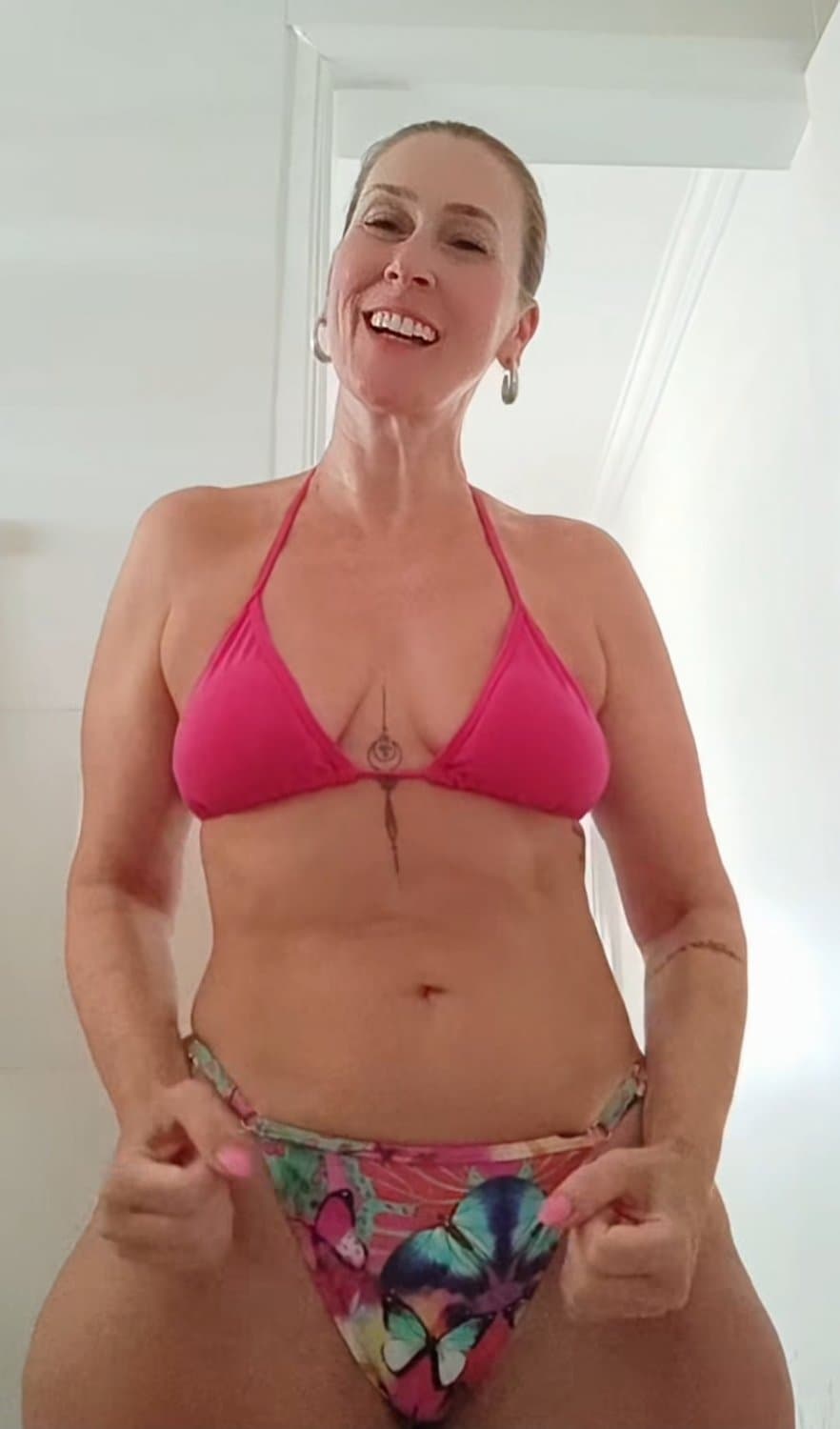 Al final patricia y sus caderas te hará derramar leche