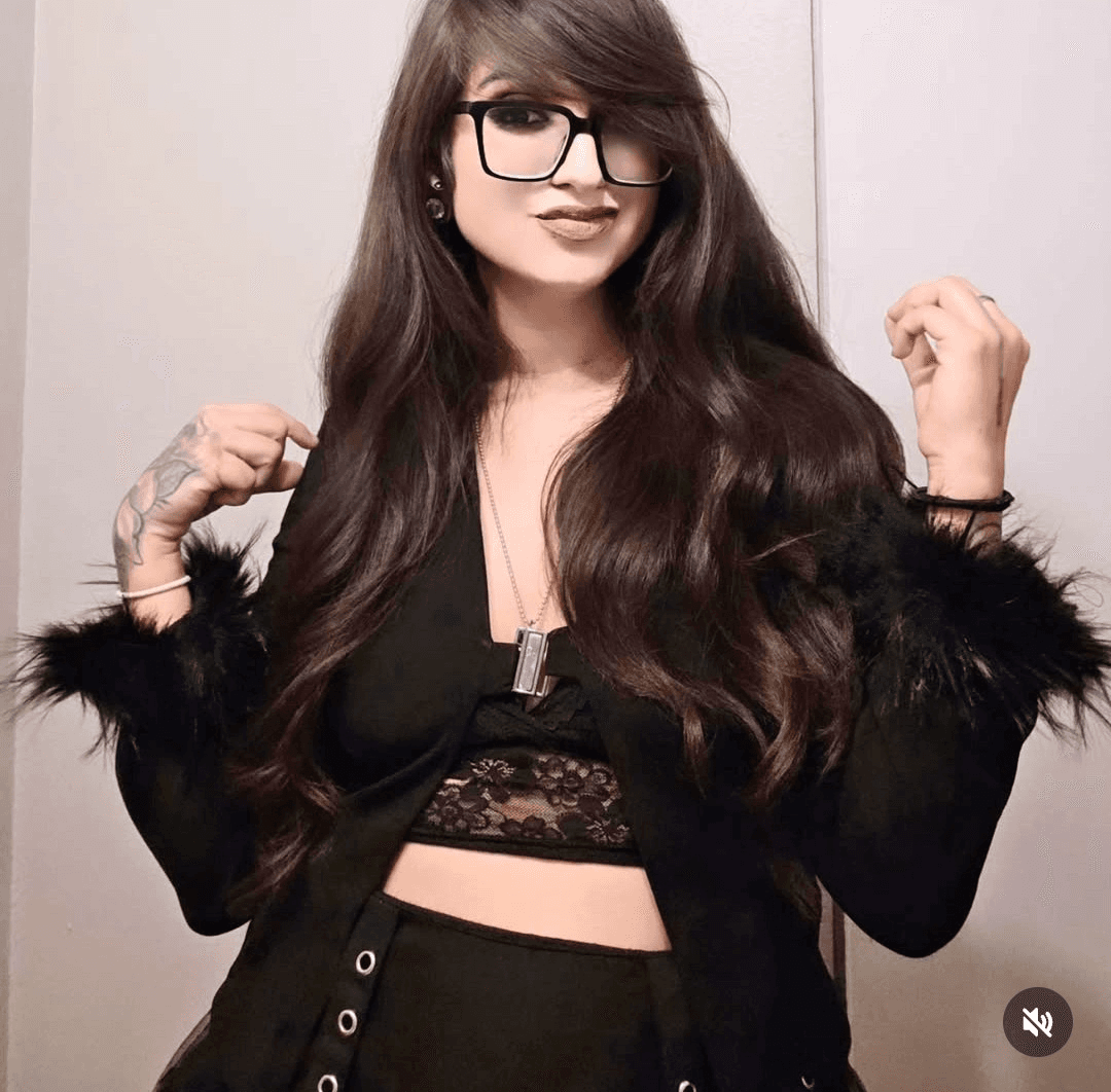 Little Dwarf Milf would be so much fun to  toss around in a gangbang